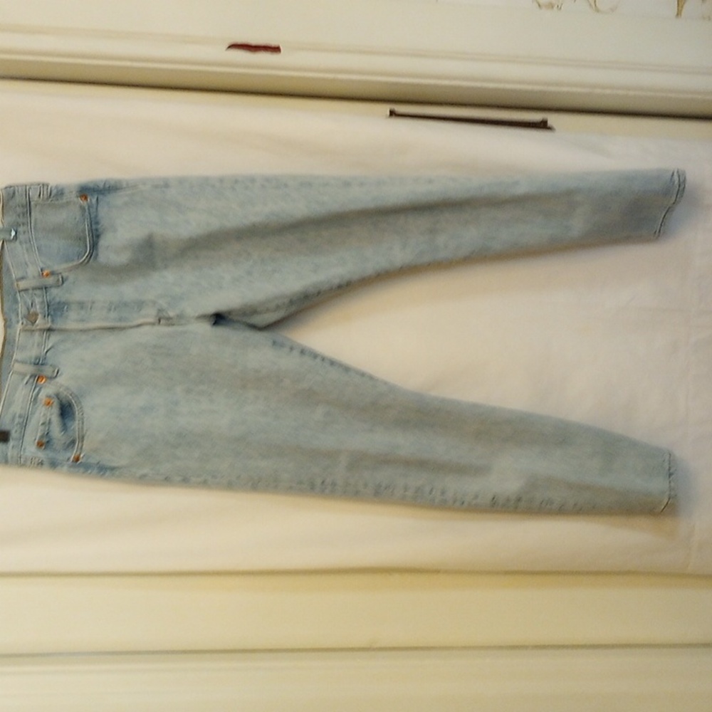 501 S skinny Levi's light blue denim jeans,, waist 29, length 28.